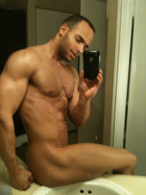 Sean ZevranÂ [akaÂ Josiah Jennings]Â with iPhone! â™¥ â™¥