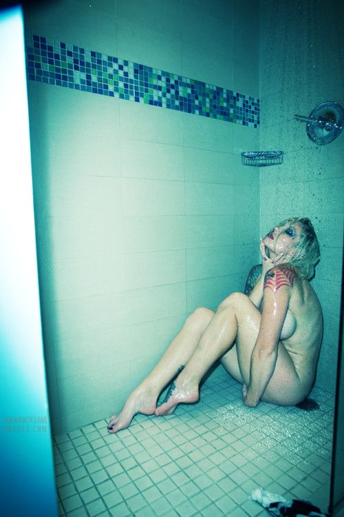 Legs in shower RLR