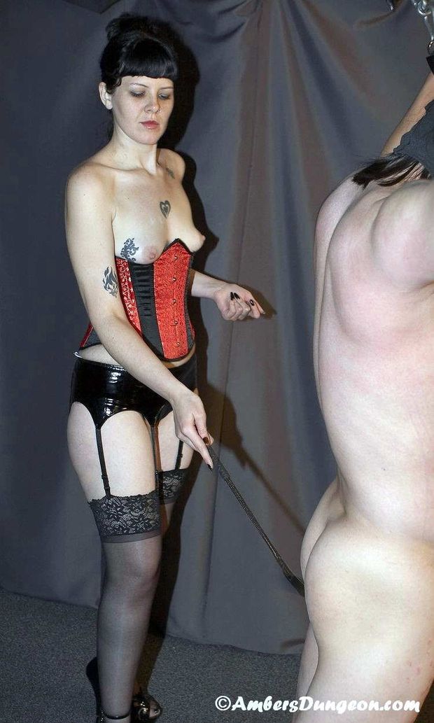 Ambers Dungeon - pantyhose female domination ball busting, facesiting, dominatrix, femdom, mistress, submissive males, cuckolds