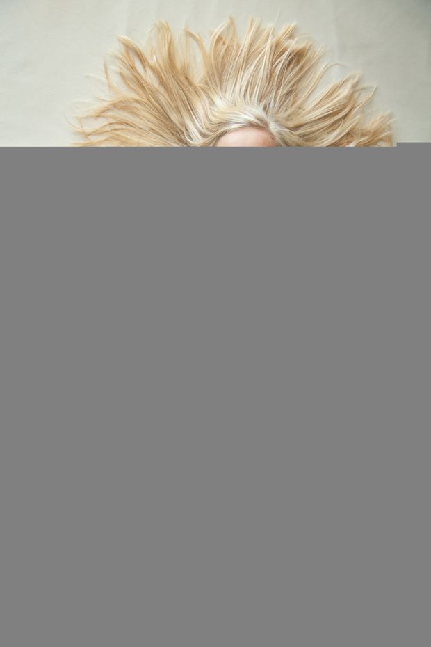 Superb blonde in a awesome photo