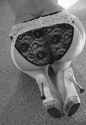 Fabulous butt bra in a hot thong picture