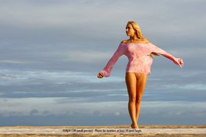 Hot pussy picture with superb blonde teen