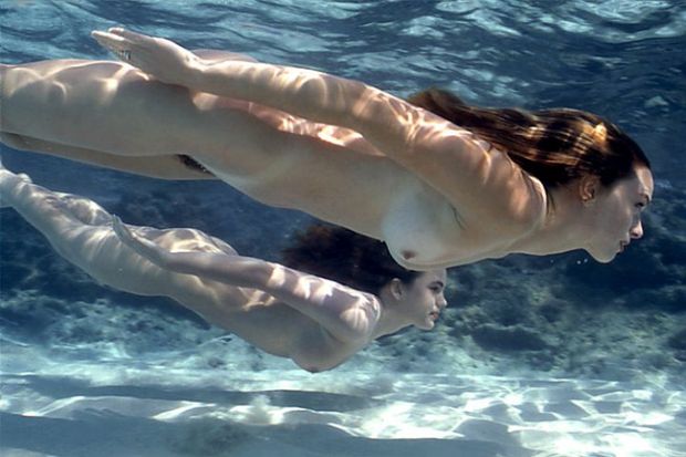 Nude under water