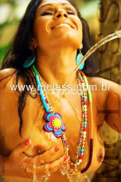 Awesome photo with a sexy latin brunette