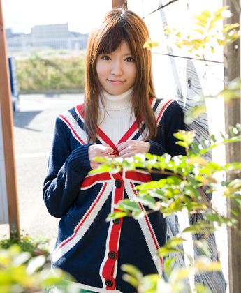 Asian beauty Miho Imamura in schoolgirl uniform