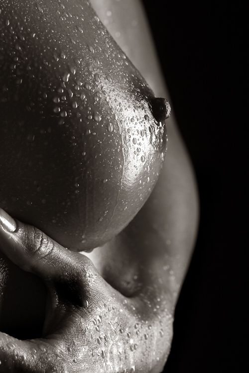 Beautiful boobs in a incredible photo