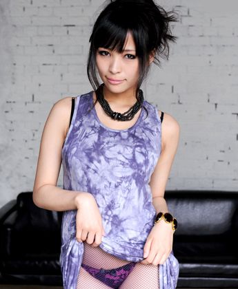 Busty japanese beauty Kyoko Maki group sex