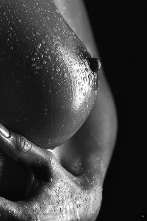 Superb big tits in a hot photo