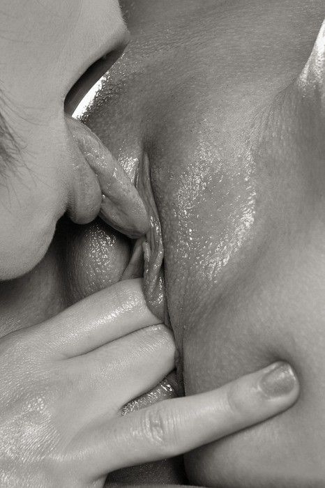Lovely lesbian in this incredible solo vagina picture