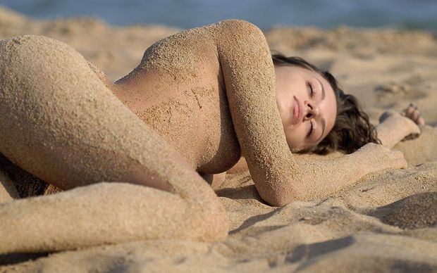 Hot picture featuring beautiful brunette butt