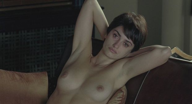 Penélope Cruz topless