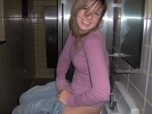 Stunning blonde in this amazing photo