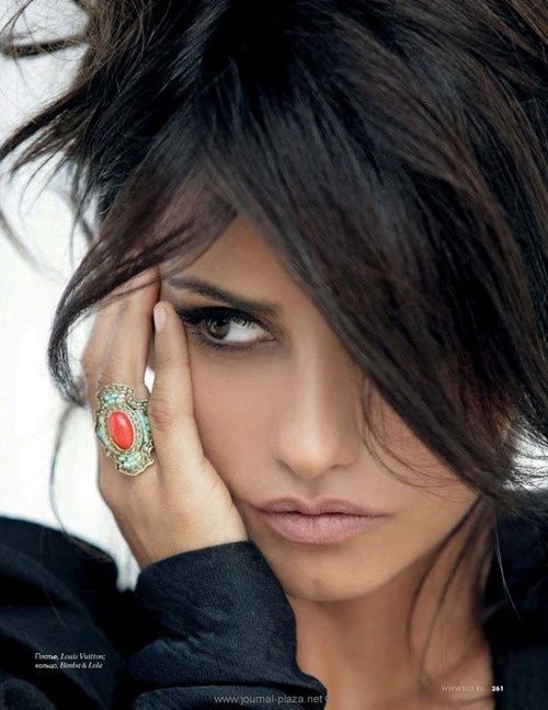 Hot pic featuring superb brunette