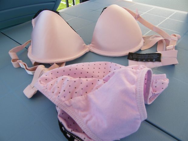 Hot g-string picture with a sexy lace