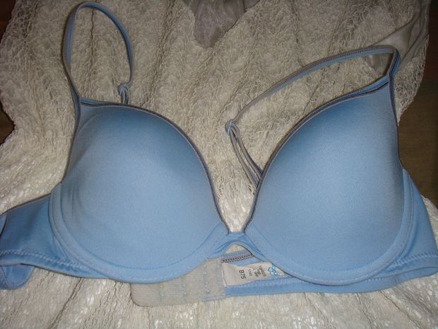 Lovely bra in awesome pic