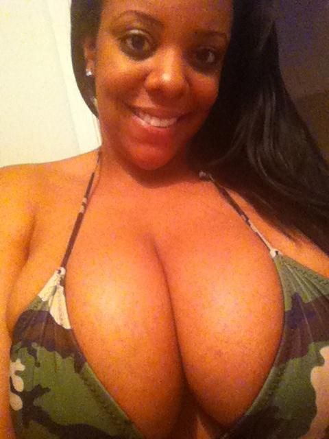 Sexy chocolate skinned amateur in this awesome novice picture