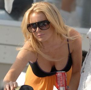 Lindsay Lohan bikini cleavage