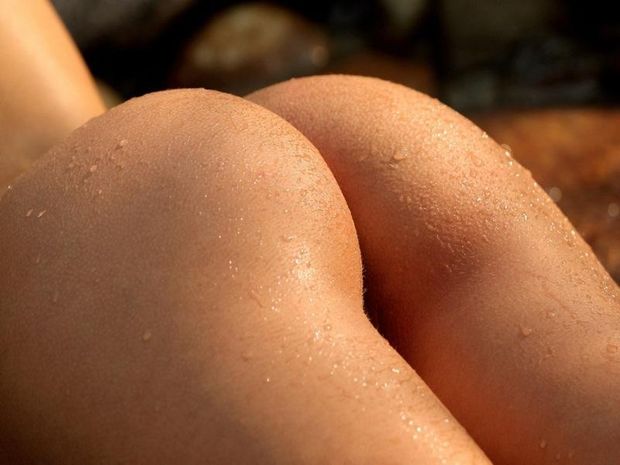 Lovely butt in awesome pic