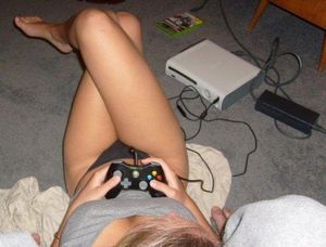 gamer gf cleavage