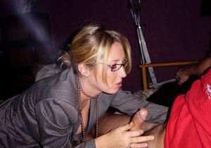 Gorgeous mom beginners in a awesome beginners bj photo