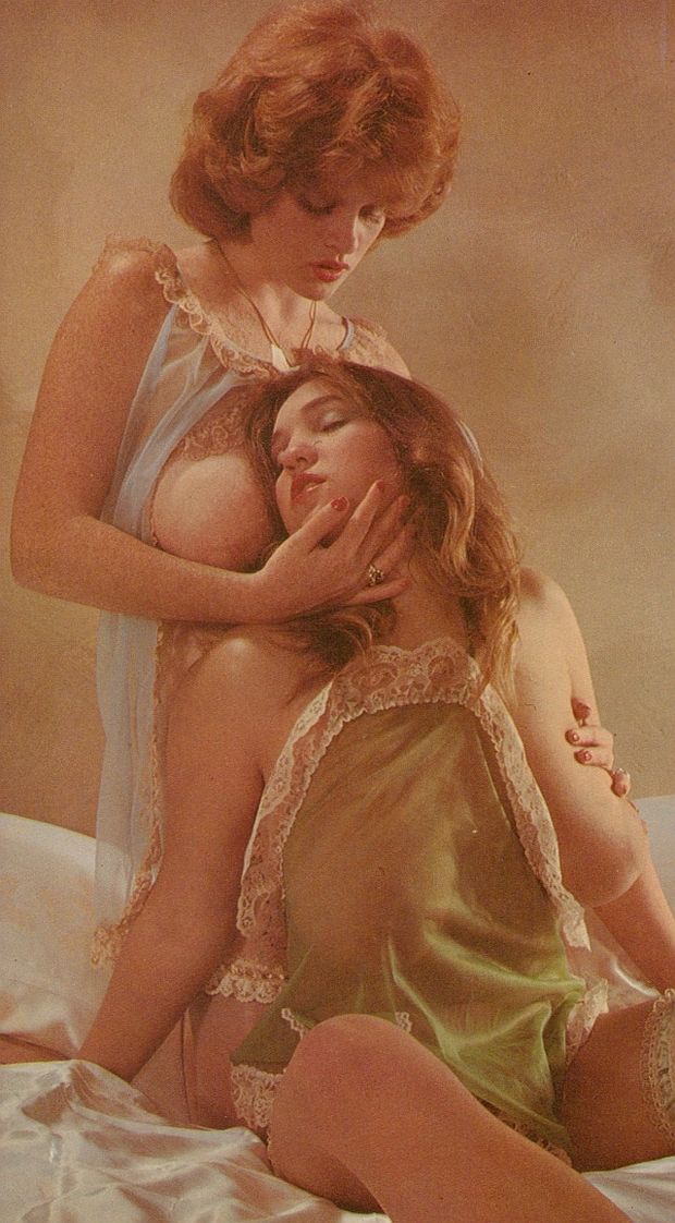 Beautiful lesbian in a incredible vintage photo
