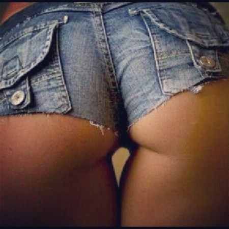 Dallas. Young white cpl looking to explore - mw4mw - 22/24.  Im a 24 wm 5'11" shes 5'4" 22 and loves to put on a show. Shes very bi oral.