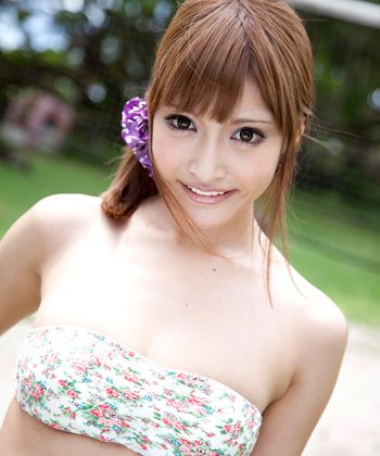 Cute japanese model Kirara Asuka