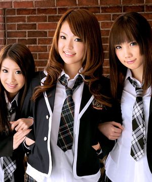 Pretty japanese teen Sayaka Fukuyama group sex party