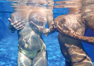 Sexy rack in this awesome picture