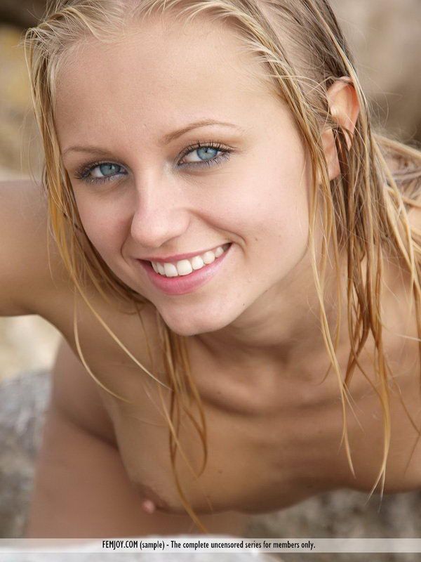 Superb blonde rookie in amazing beginners picture