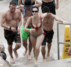 Katy Perry - Bikini Candid