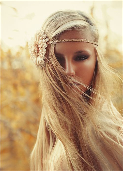 Hot blonde in this amazing picture