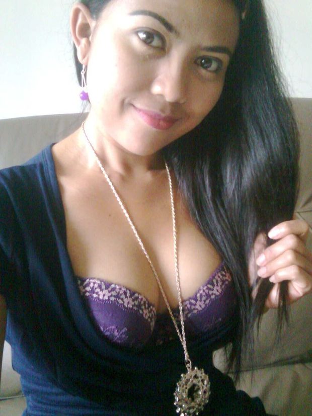Sexy asian in this awesome homemade picture