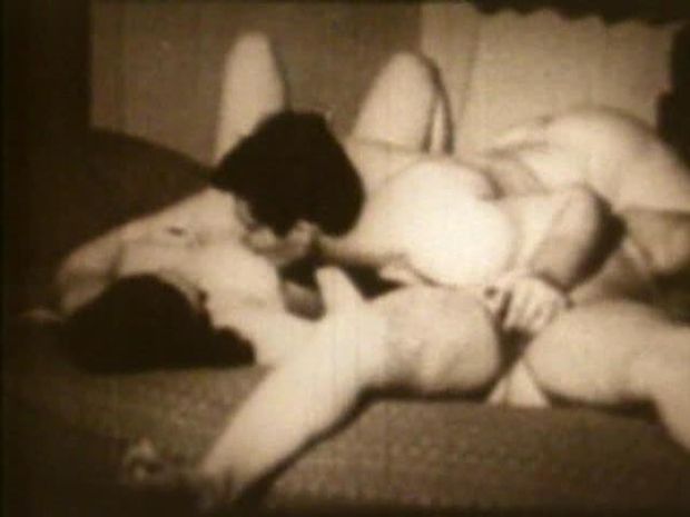 Hot vintage threesome, dude fingering one girl and sucking the tits of another while getting his dick sucked