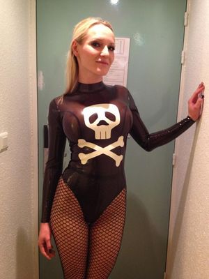 Superb jugs in amazing photo