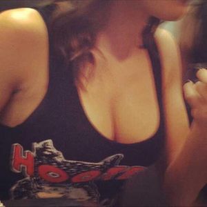 When sexy girls creep, it makes them even sexier! Thank you @claudiagmodel for showing us that you enjoy a little creep If you liked this po