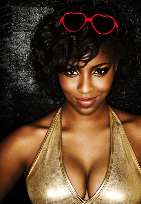 Just got through watching The Daily Show - didn't know cast member, Jessica Renee Williams had a rack like that!