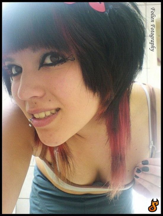 Lovely emo in a incredible pic