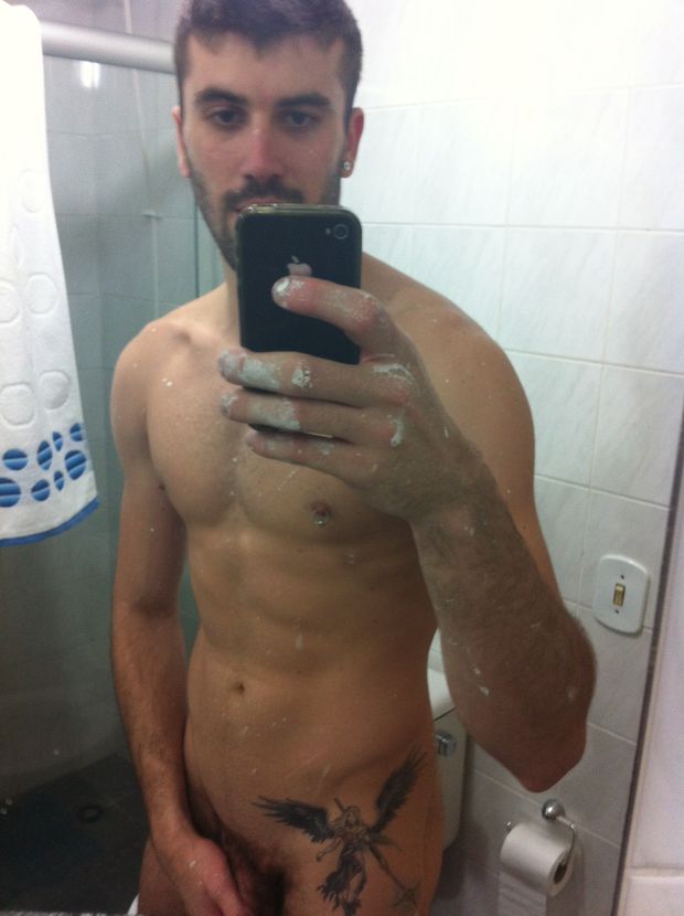 Murilo Mazer (Hot Brazilian Guy) on Guys With iPhones