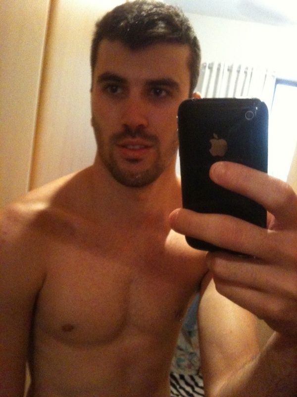 Murilo Mazer (Hot Brazilian Guy) on Guys With iPhones