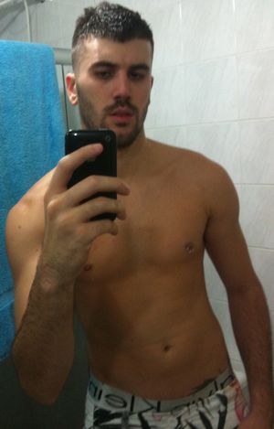 Murilo Mazer (Hot Brazilian Guy) on Guys With iPhones