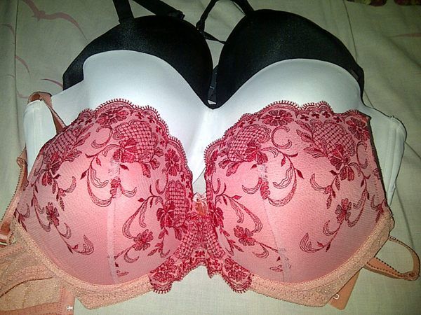 Awesome picture with a gorgeous lace