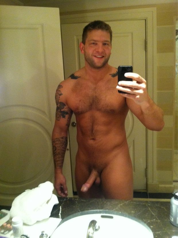 gay pornstar Colby Jansen! guyswithiphones