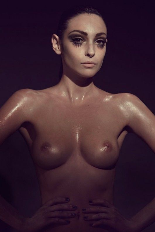 Stunning brunette in a incredible photo
