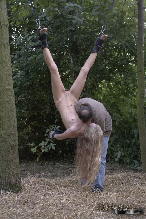 Lovely blonde in a awesome bdsm picture
