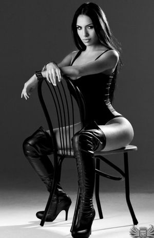 Fabulous brunette in hot picture