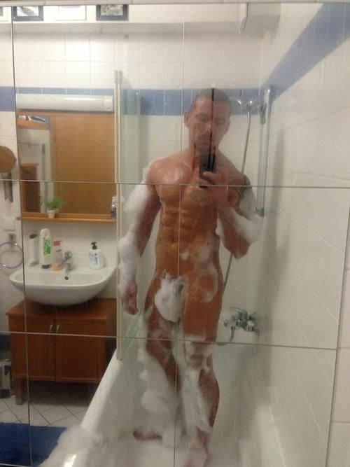 Marco Sessions takes a shower! â™¥
