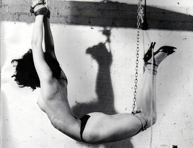 Amazing bondage classic pic