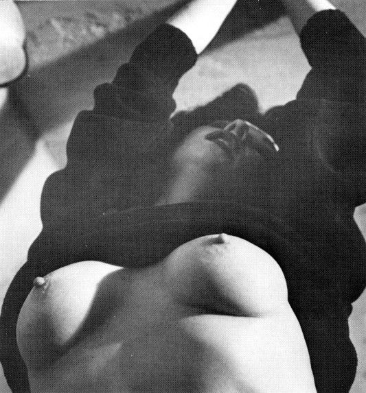 Incredible bondage vintage pic