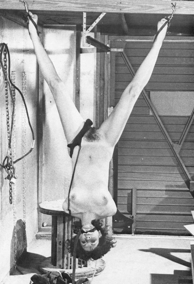 Awesome bondage vintage pic